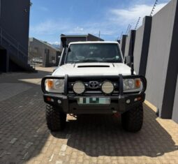 2015 Toyota Land Cruiser 79 4.5D-4D LX V8 Double Cab full