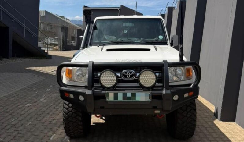 2015 Toyota Land Cruiser 79 4.5D-4D LX V8 Double Cab full
