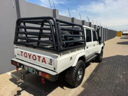2015 Toyota Land Cruiser 79 4.5D-4D LX V8 Double Cab full