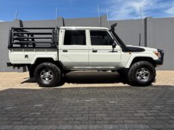 2015 Toyota Land Cruiser 79 4.5D-4D LX V8 Double Cab full