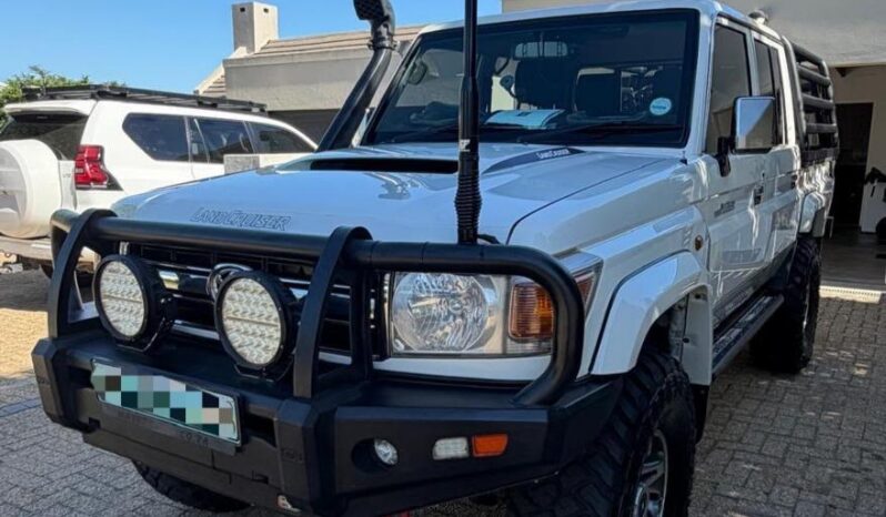 2015 Toyota Land Cruiser 79 4.5D-4D LX V8 Double Cab full